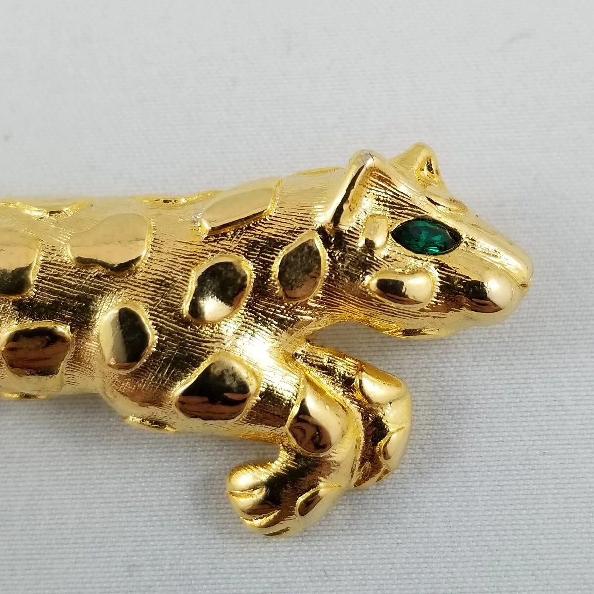 Antique, vintage, designer costume jewelry, fine precious Jewellery.